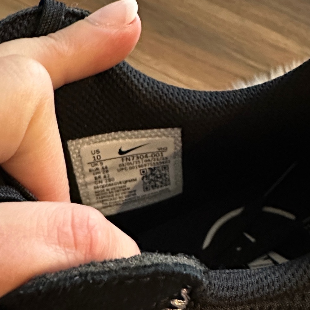 Nike Air Max Black and White Sneakers - Picture 10 of 10
